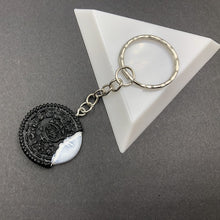 Load image into Gallery viewer, 2019 New Women/Men&#39;s Fashion Handmade Resin Mineral water bottles Wine Bottle Key Chains Key Rings Alloy Charms Gifts  Wholesale